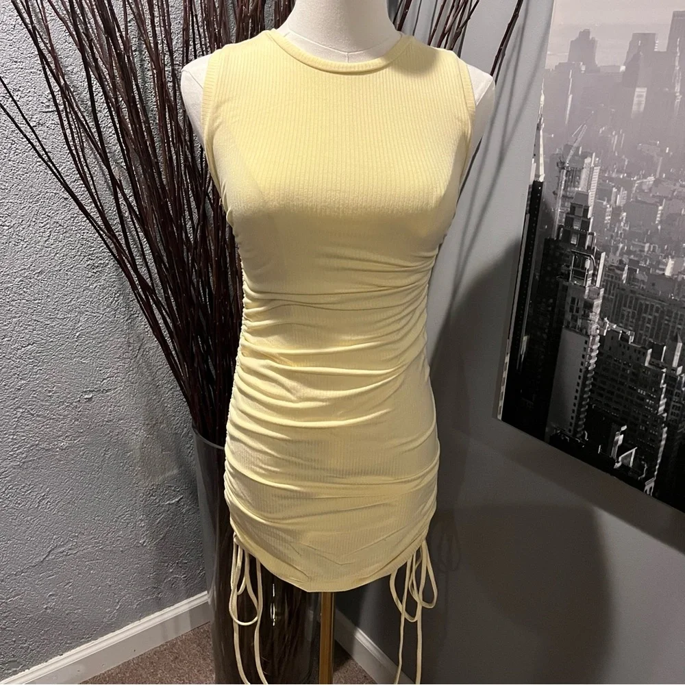 🌺LOVE TREE BUTTER YELLOW MINI SUNDRESS SIZE SMALL🌺